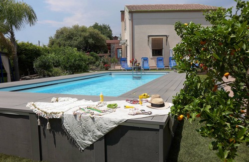 San Giovanni la Punta Villa | "House of the Leaves"