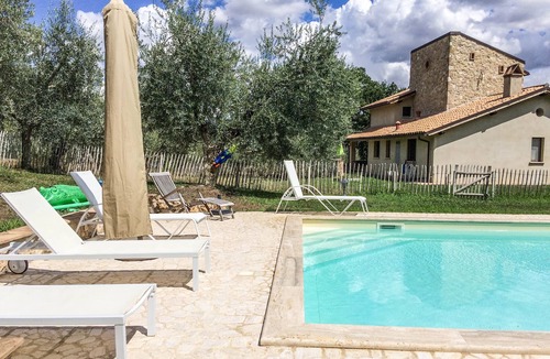Amelia House | House with private/fenced pool 5km from Amelia. Quiet street and nice views