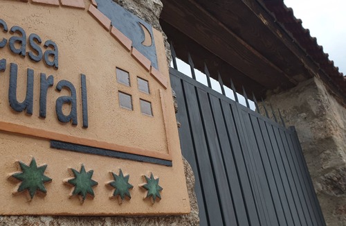 Segovia House | Ideal Familias 7 Dormitorios Jardin bbc Wifi 55 min de Madrid y 8 min de Segovia