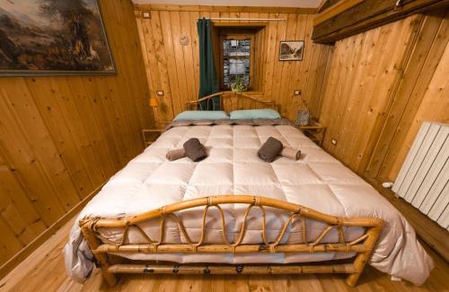Mollia Apartment | il fiume di fianco. appartamento alta valsesia
