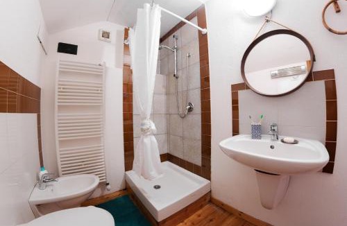 Mollia Apartment | il fiume di fianco. appartamento alta valsesia