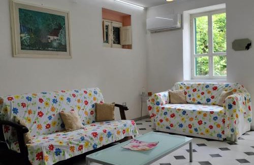 Raviscanina Bed & Breakfast | Il giardino di Emilia