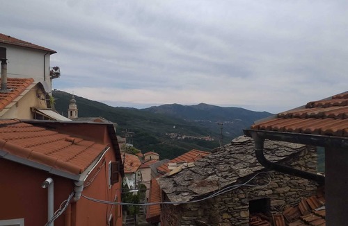 Conio House | "Il Nido di Piera" comfortable rustic style holiday home