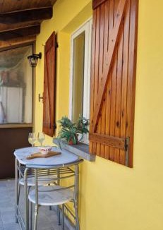 Valdieri Apartment | Il portico