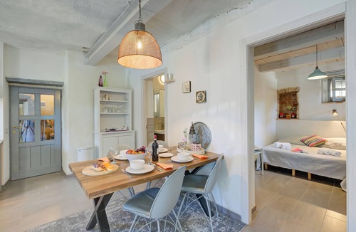 Clavesana Apartment | In Bocca Al Lupo Flat 1, Clavesana, Italy