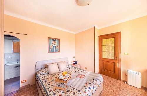 Sanremo Apartment | In Front of the Sea P3/9