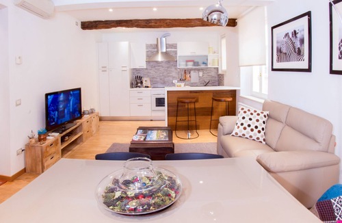 Castelvetro di Modena Apartment | In the historic center of Castelvetro Bed & Brekfast the glass castle