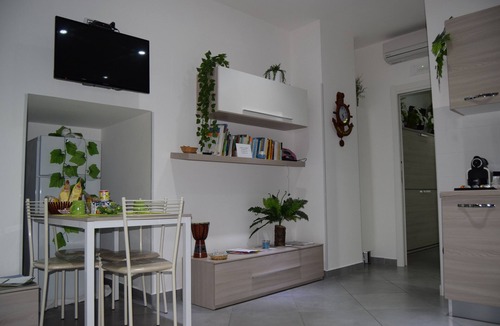 Salerno Apartment | Independent apartment near the sea