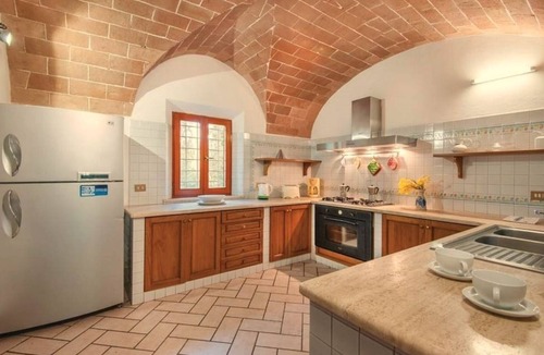 Monteroni d'Arbia Villa | Independent villa with wonderful view. Pool. Up t 22 guests
