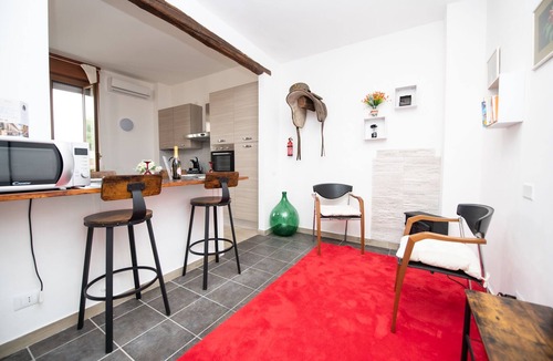 Crescenzago Apartment | ★ Industrial ★ WiFi - Metro 5 minutes - Fireplace