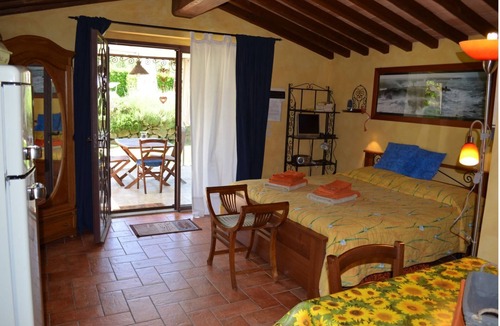 Alberoro Other | romantic cottage with pool