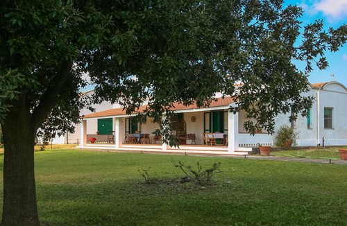 Pisticci House | Jasmine House, Ionian coast of Matera, very close to the sea, Wi-FI, garden