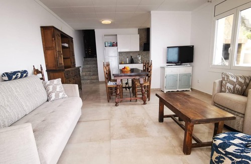 Almadraba-Canyelles Apartment | JOAN MARGARIT 2-B -Exceptional view of the Mediterranean with communal pool.