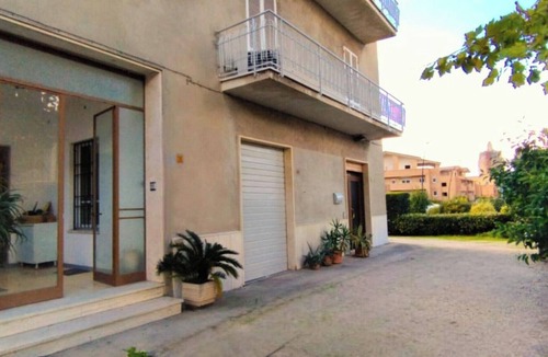 Santa Maria degli Angeli Apartment | Just steps away from the Porziuncola, a cozy home with private parking.