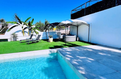 Orihuela Ski Chalet | La Casa de Madera de Villafátima