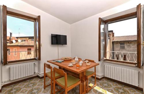 Bogliaco Apartment | La Casa del Vento - Appartamento Montagna - Theater Home