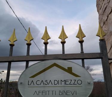 Busso House | La casa di mezzo-affitti brevi-zona ospedali