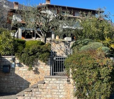 Caprino Veronese Apartment | La casa in collina