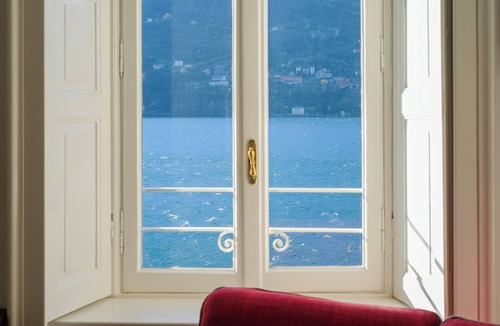 Carate Urio Villa | La Casa - Spacious apartment in historic villa with private lake access