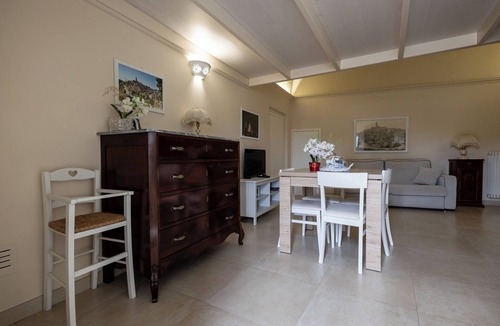 Sasso Barisano Apartment | La finestra sul campanile - Rosaria