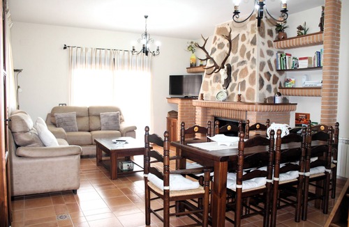 Retuerta del Bullaque Ski Chalet | La Guarida in the Cabañeros National Park with spectacular surroundings.