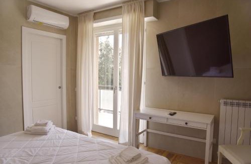 Latina Bed & Breakfast | La Maison Latina Guest House