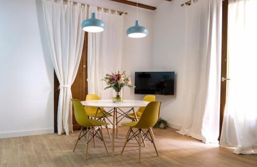 Xativa Apartment | LA MOMA Apartments & Room