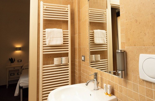 Serravalle Pistoiese Bed & Breakfast | LA ROCCA RELAIS