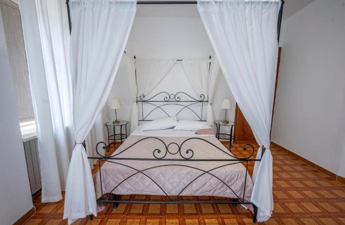 Monteroduni House | La torretta sul cortile