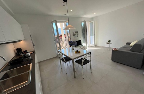 Pallanza Apartment | Lago Azzurro modern aparment with lake view and ba