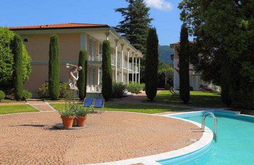Porto Ceresio Apartment | Lake Front 138