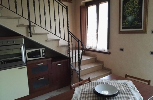 Pozzolengo House | Lake Garda holiday home with panoramic views, 5km from Peschiera del Garda