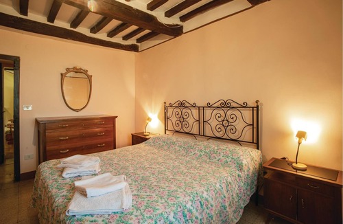 Magione Apartment | Large apartment on the first floor of an ancient and characteristic farmhouse situated on the side o