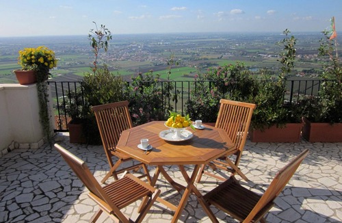Sermoneta Apartment | Large apartment in a medieval stone Court, terrace, great view, pool use