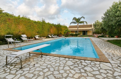 Marsala Villa | Large Villa with pool in Sicily between Marsala and Trapani 45 minutes from Palermo