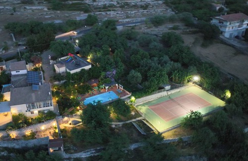 Modica Villa | Large villa with solar htd pool,tennis court,jacuzzi hot tub,playground for kids