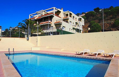 Roses Town Center Apartment | Las Alondras by Interhome