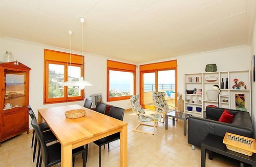 Roses Town Center Apartment | Las Alondras by Interhome