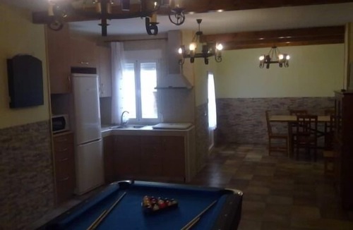 Villar de Domingo Garcia Cottage | Las Callejuelas cottage for 2 people and playground