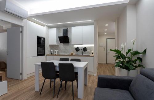 Lecco Apartment | LECCO LAKE SUITE Dante 20 Balcony e Wi-Fi