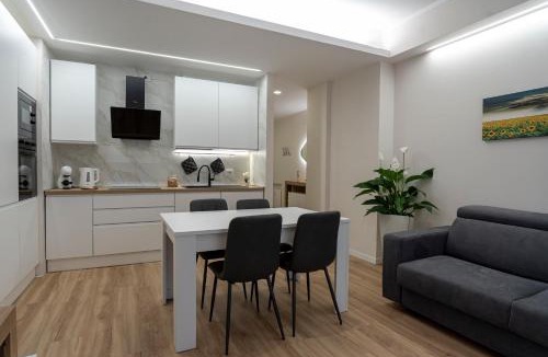 Lecco Apartment | LECCO LAKE SUITE Dante 20 Balcony e Wi-Fi