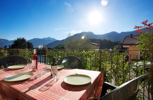 Tremezzina Apartment | Lenno Terraze Ground Floor Apartment with pool by Italian Apartments
