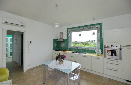 Conversano Villa | Leralora House - Olive Tree. Elegant villa with swimming pool, a stone's throw from the sea