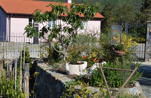 Velva Apartment | LEVANTE PANORAMIC VIEW AMONG THE HILLS ABOVE SESTRI