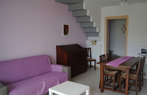 Pella Apartment | "Lilla" apartment in villa with lake view, parking and private beach