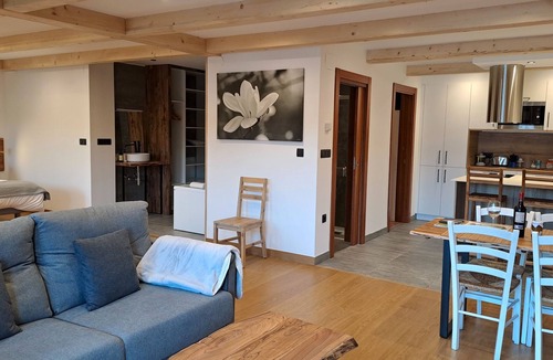 Sumbilla Apartment | Loft con Encanto e Hidromasaje en Navarra, Cerca de Baztan