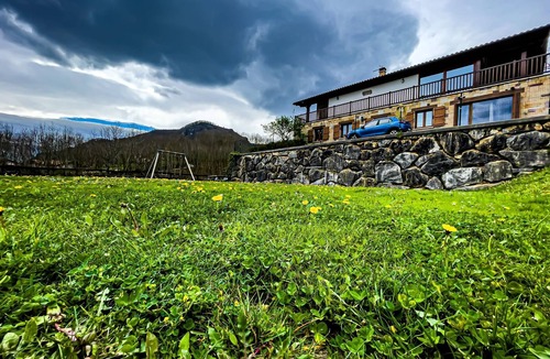 Sumbilla Apartment | Loft con Encanto e Hidromasaje en Navarra, Cerca de Baztan