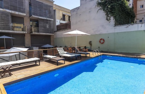 la Vila de Gracia Apartment | Loft near the Sagrada Familia 6 pax Pool & Terrace -WiFi free