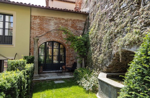 Mondovi Apartment | Loft with timeless splendor in the historic center of Mondovi Piazza