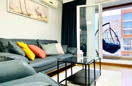 Avcilar Apartment | Lovely 2-bedroom apartment with a pool
